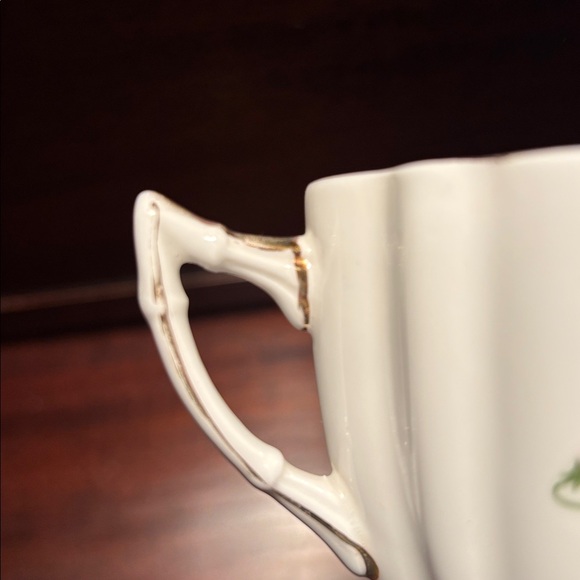 Vintage Royal London Purple Floral Bone China Teacup - Picture 10 of 14